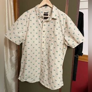 PrAna men’s slim fit size large | short sleeve button-down